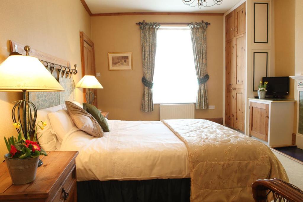 Badgers Inn Petworth Room photo